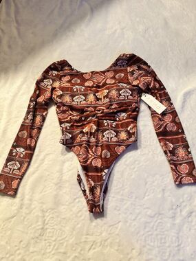Phax Swim Women's Size Medium Twist Front Long Sleeve One Piece Warm Brown NEW